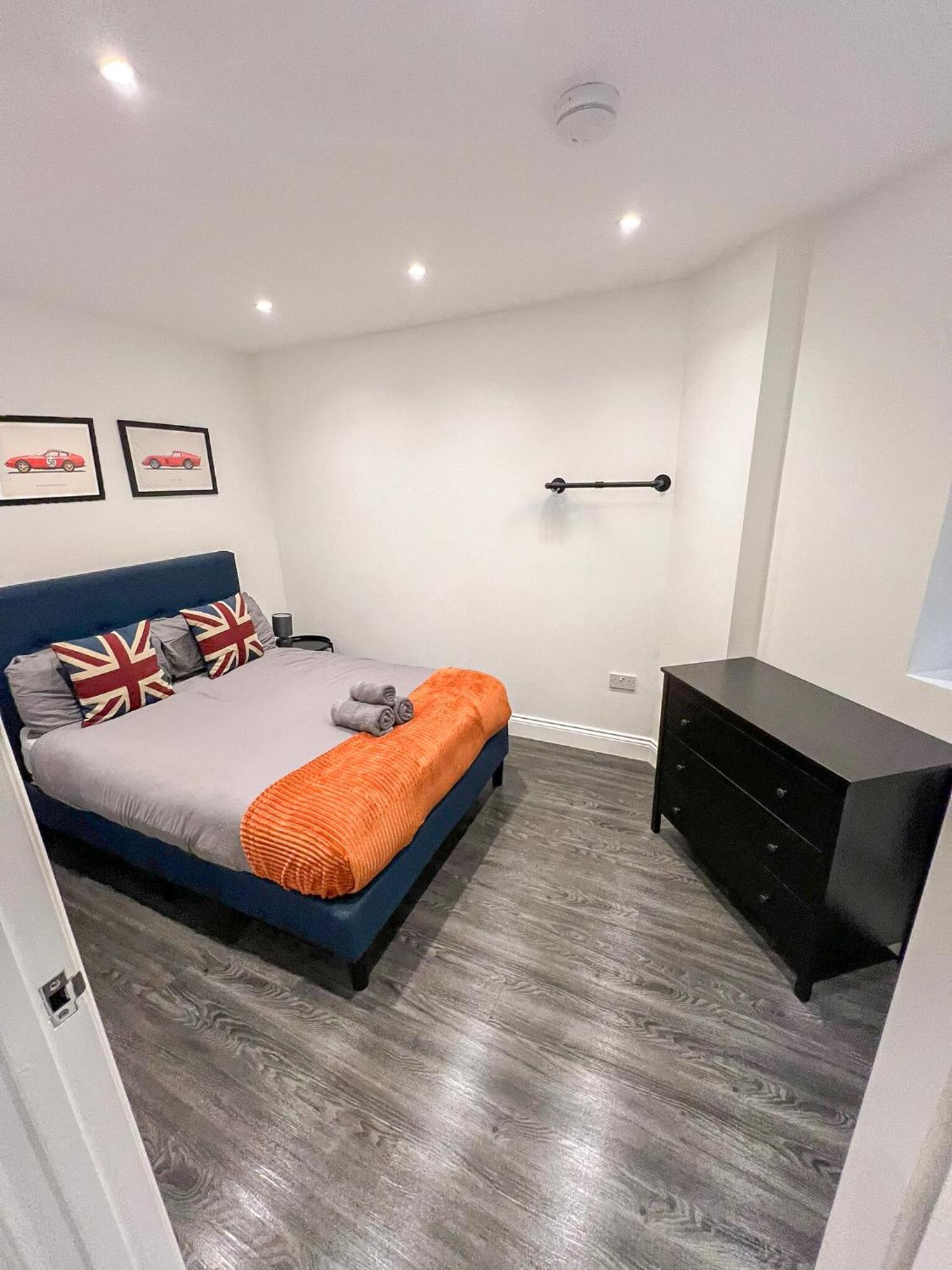 1-Bedroom Apartments In Shoreditch, Old Street, Hoxton London Kültér fotó